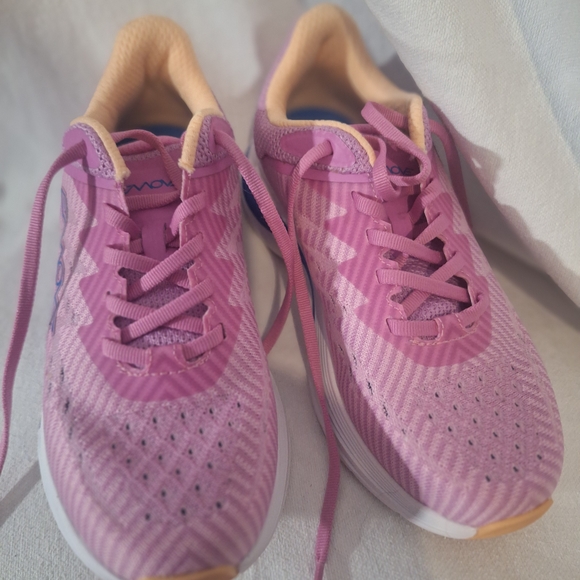 Easy Spirit Pink and Beige Athletic Shoes - Picture 1 of 8